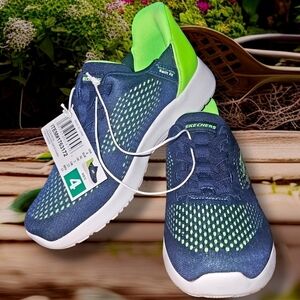 Skechers NWT Swift Fit Sneaker